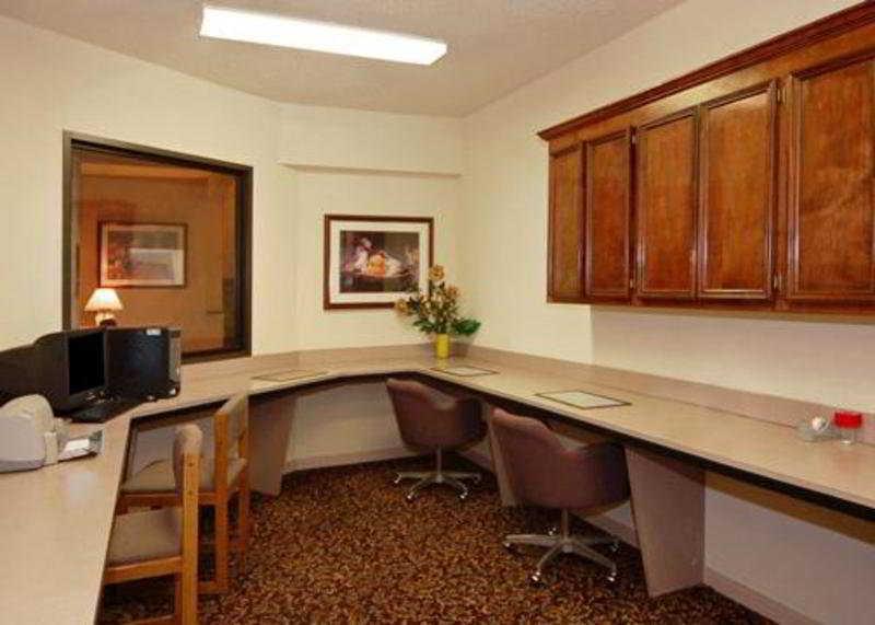 Hotel Comfort - Near The Galleria 3*